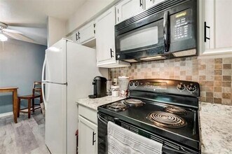 Building Photo - 6900 Skillman St