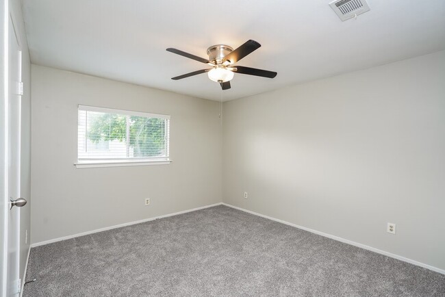 Building Photo - 3534 Duncaster Dr