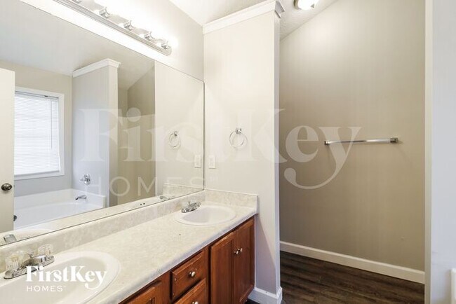 Building Photo - 175 Mills Creek Ln