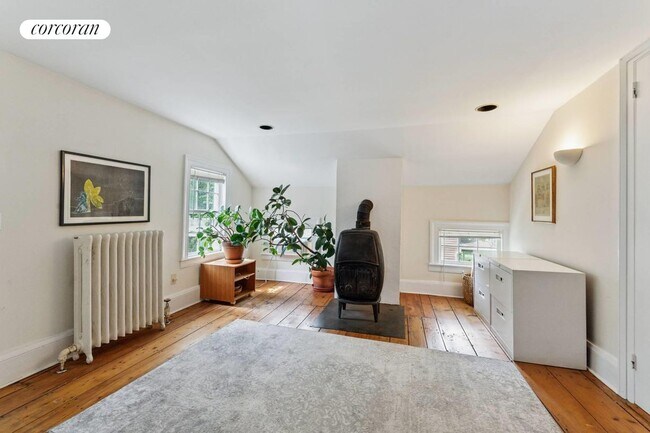 Building Photo - 148 Jermain Ave