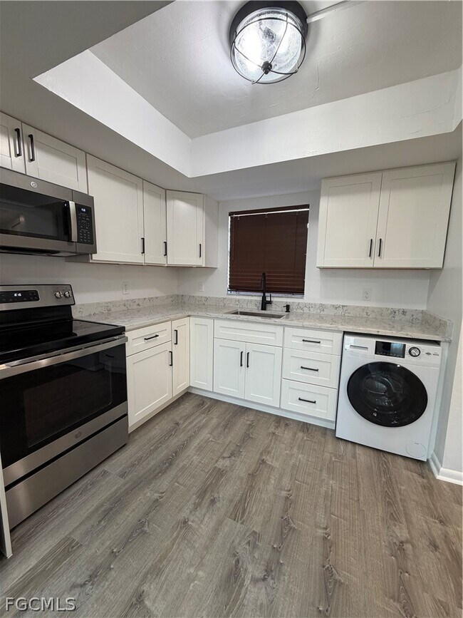 Building Photo - 606 SE 6th St