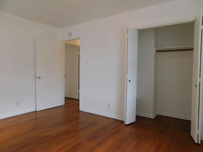 Building Photo - 1100 Estes Dr