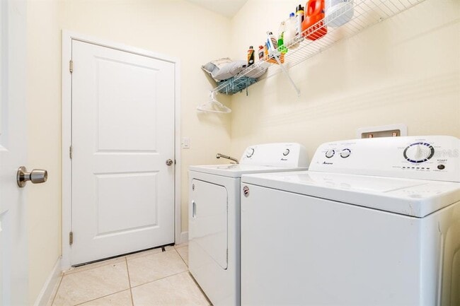 Building Photo - 520 Nogales Ct