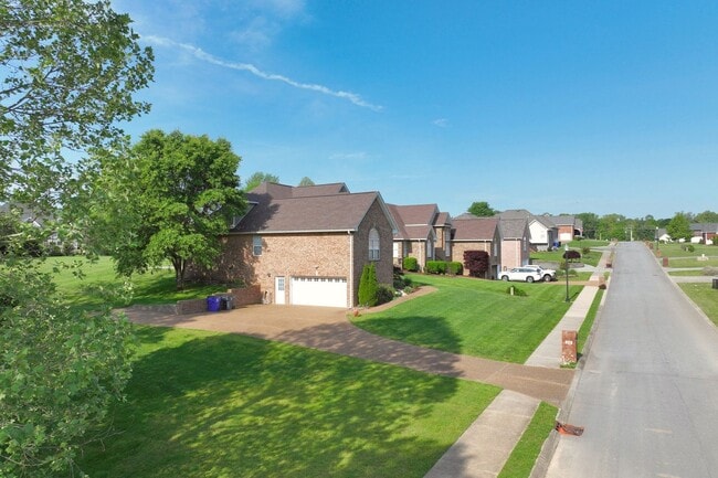 Building Photo - **BEAUTIFUL, WELL-MAINTAINED BRICK HOME ON A LOVELY 0.63-ACRE LOT IN A DESIRABLE NEIGHBORHOOD**