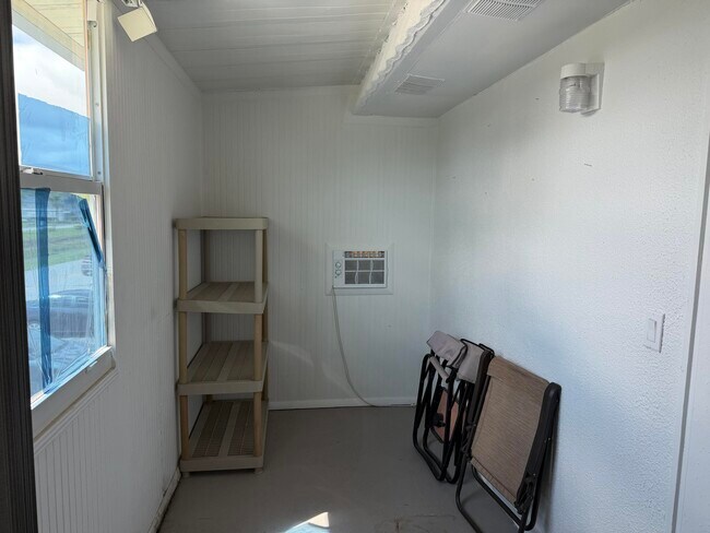 Building Photo - 335 Tuscany Ln