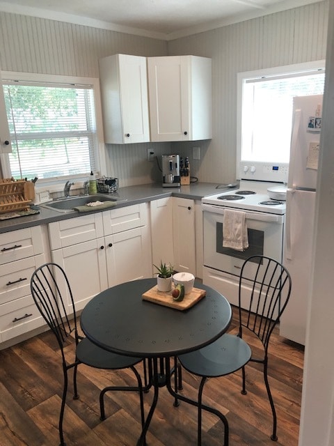 example of kitchen furnished - 181 Modisette Cir