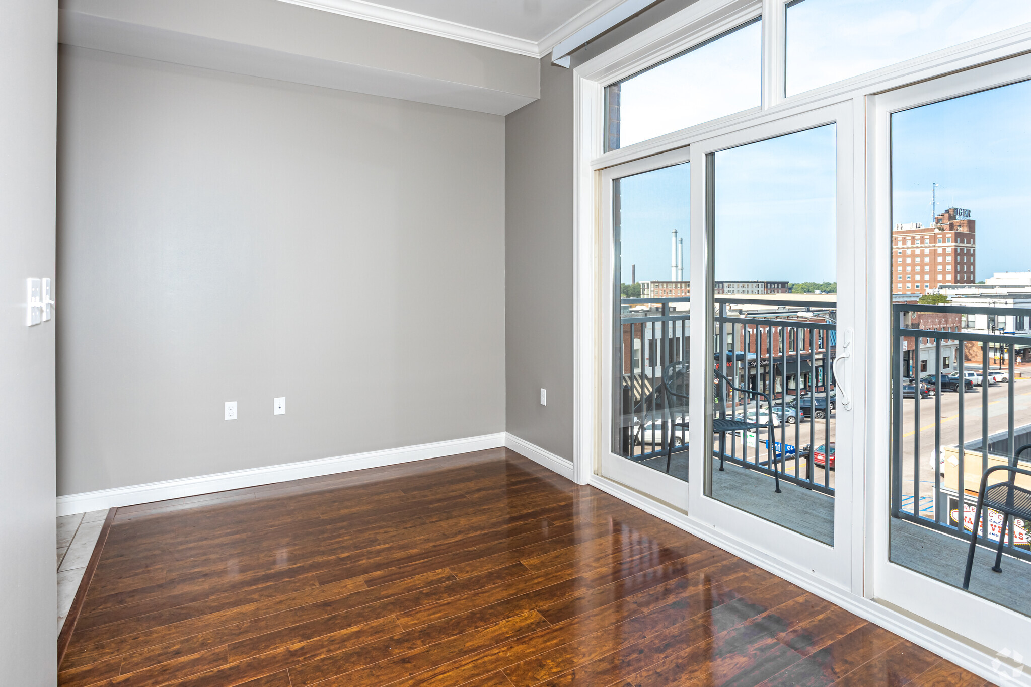 1BR, 1BA - 524 SF - Lofts on Broadway