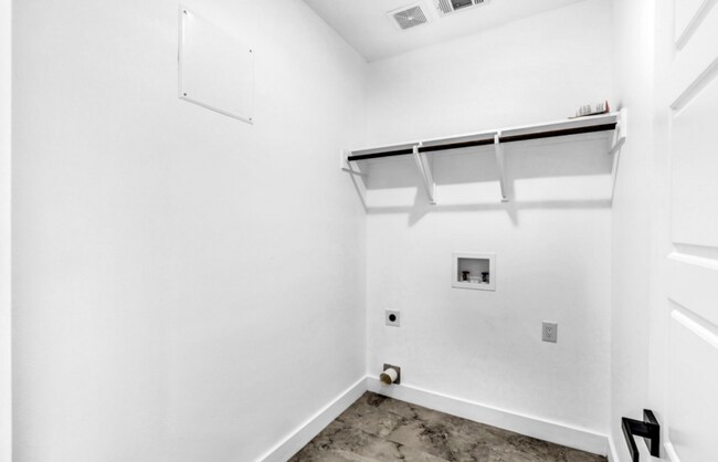 Building Photo - 1008 E Marble St