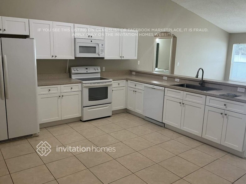 Building Photo - 936 Delano Ct