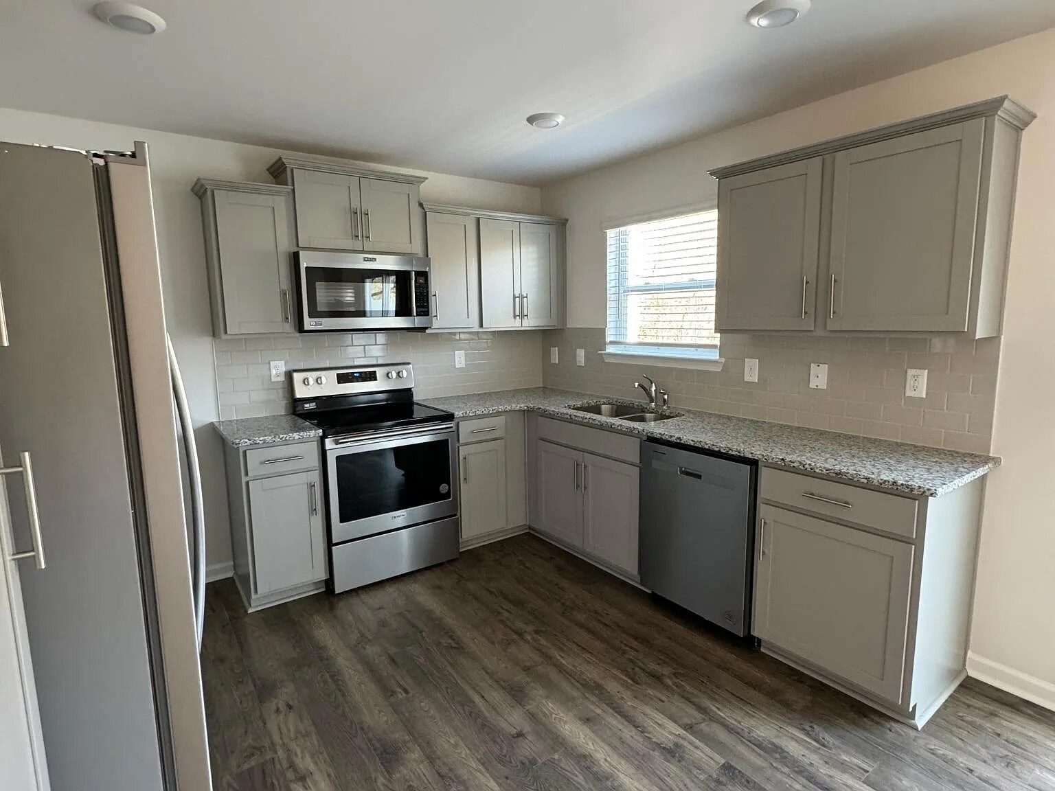 Building Photo - 84 Malcolm Ct