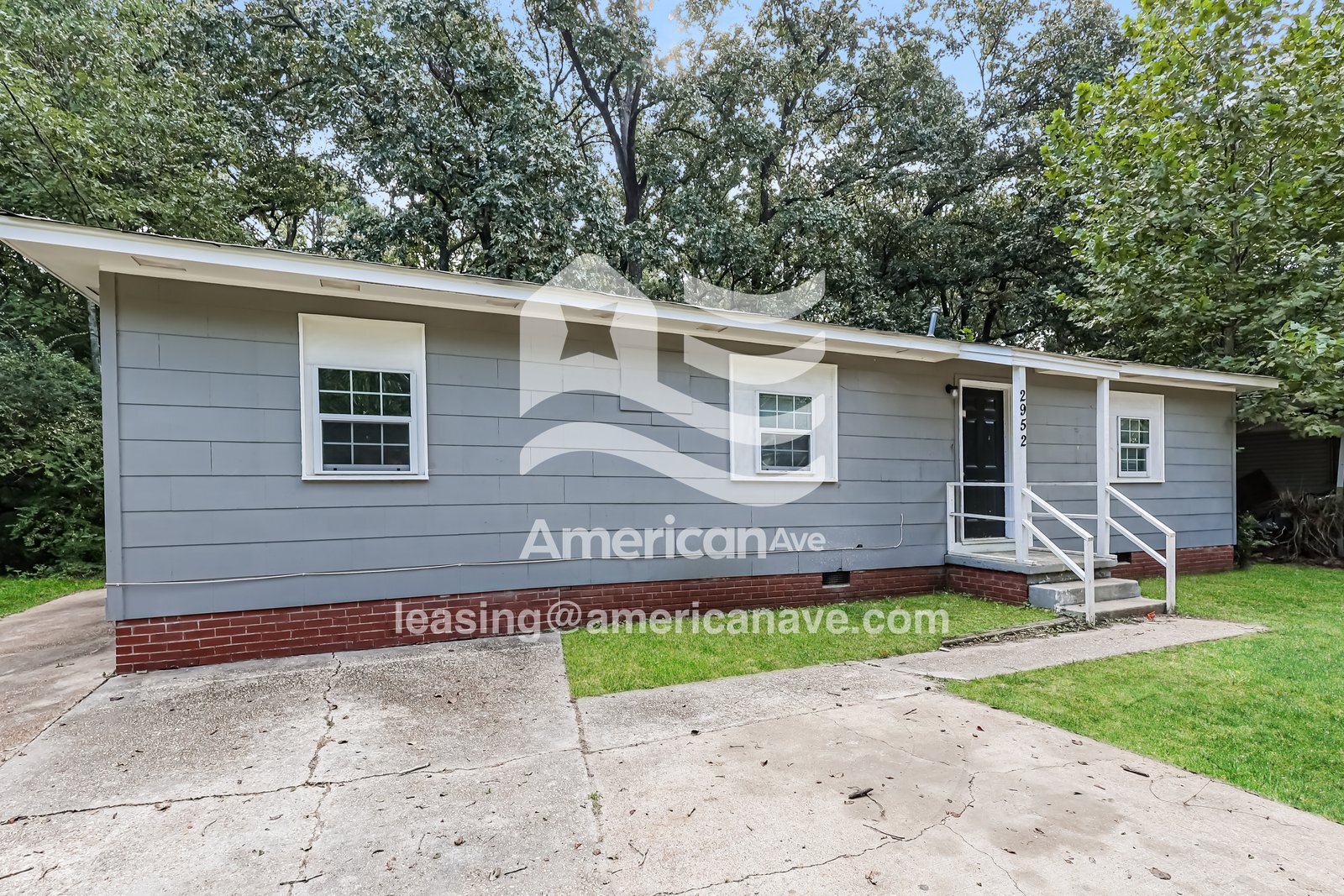 Building Photo - 2952 Woodside Dr