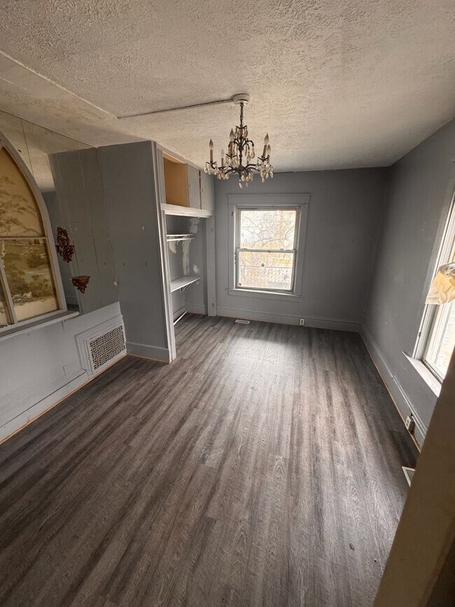 Primary Photo - 325 Harrison St