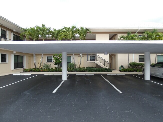 Building Photo - 3 SE Turtle Creek Dr