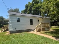 Building Photo - 1601 Traffic St