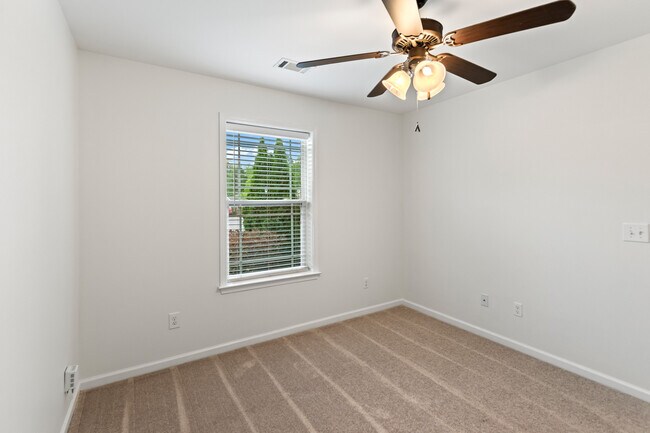 Bedroom - 827 Berkshire Ct