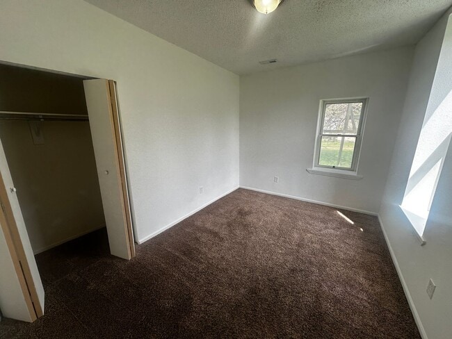 Building Photo - 1501 Faraon St