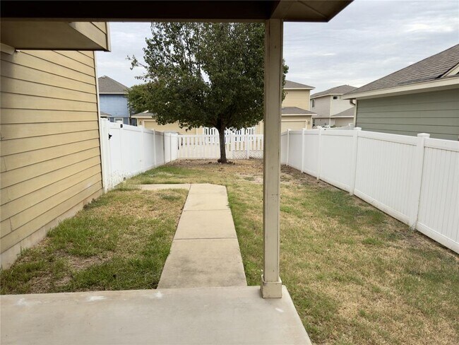 Building Photo - 1812 Indian Lodge Dr