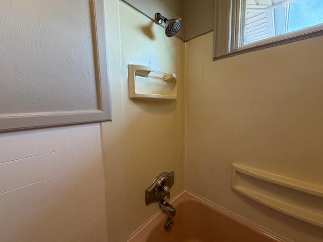 Building Photo - 145 Center St