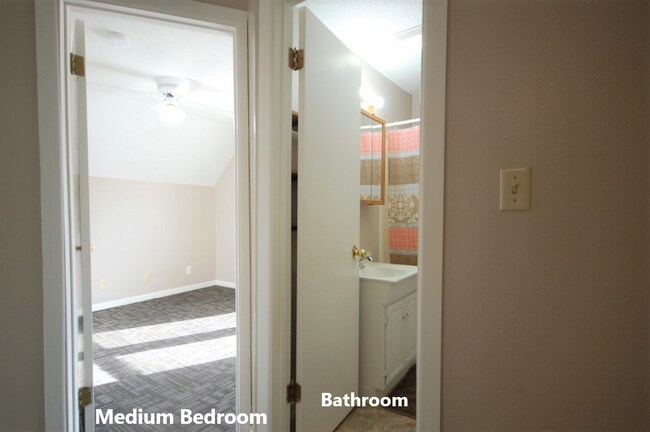 Building Photo - 520 W 5th St