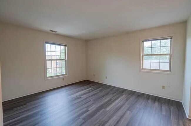 Building Photo - 134 N Rdg Dr