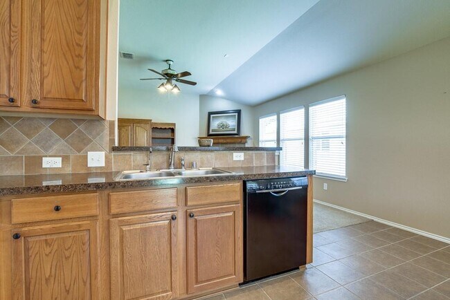 Building Photo - 1112 Mule Deer Rd