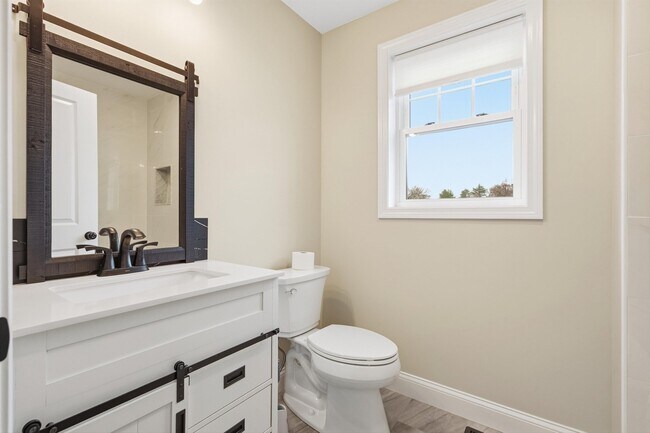 Building Photo - 24 Daytona St