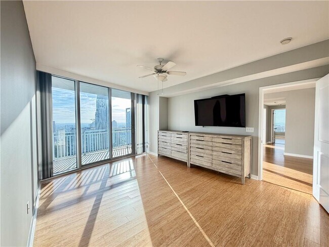 Building Photo - 3338 Peachtree Rd NE