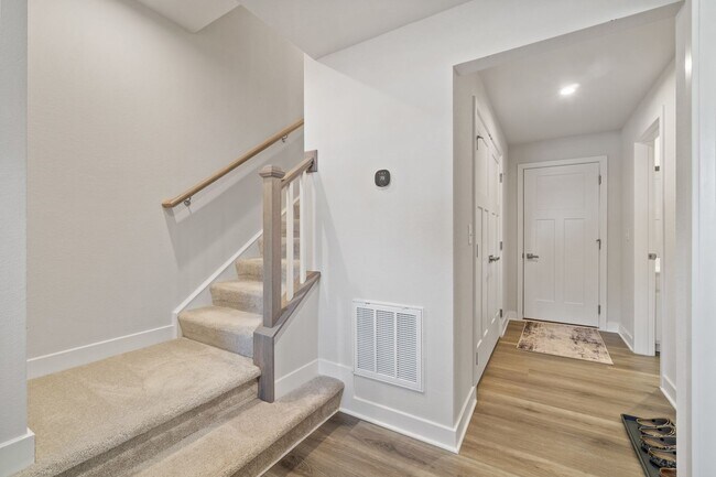 Building Photo - 2694A Azalea Garden Road