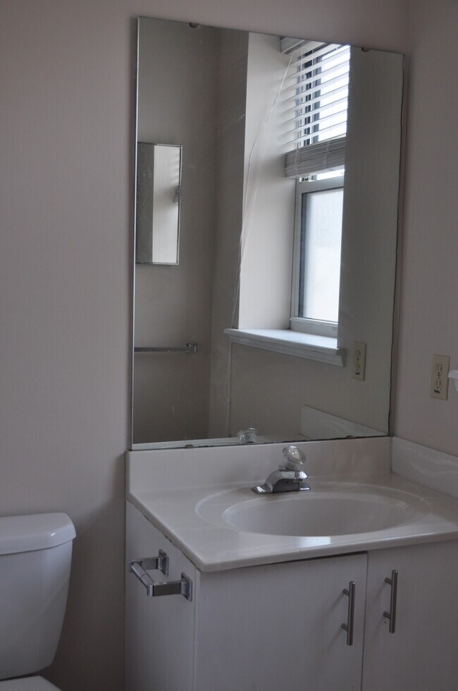 Building Photo - 5936 McPherson Ave