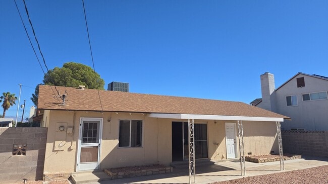 Building Photo - 5429 Mountain View Dr