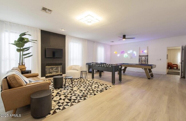 Building Photo - 5536 E Campo Bello Dr