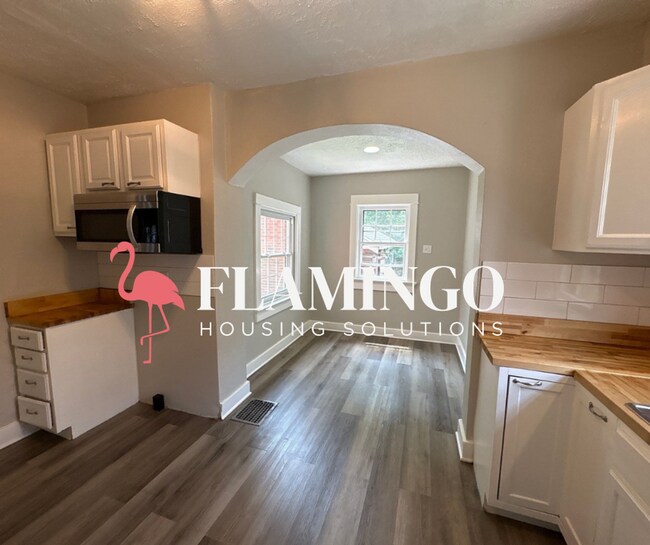 Building Photo - Spacious 3-Bedroom Home with Central Air & Garage in Dayton