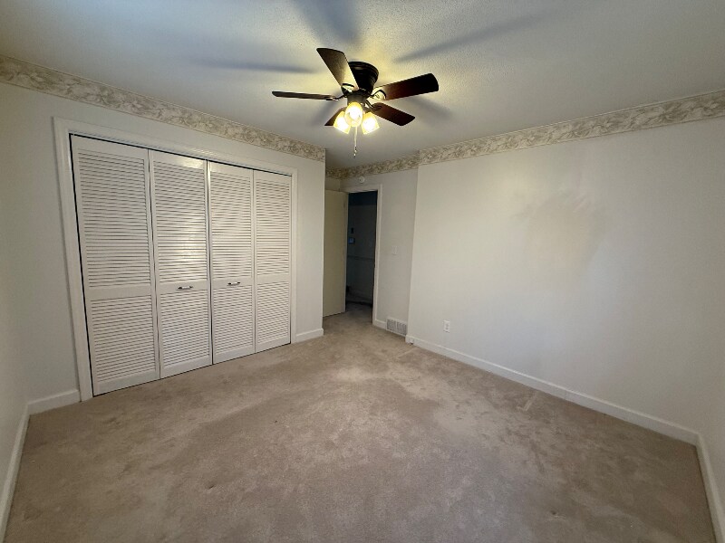 Building Photo - 825 Reynolds Rd