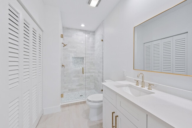 Building Photo - 130 Day Lily Dr