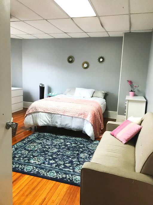 Building Photo - 879 Beacon St