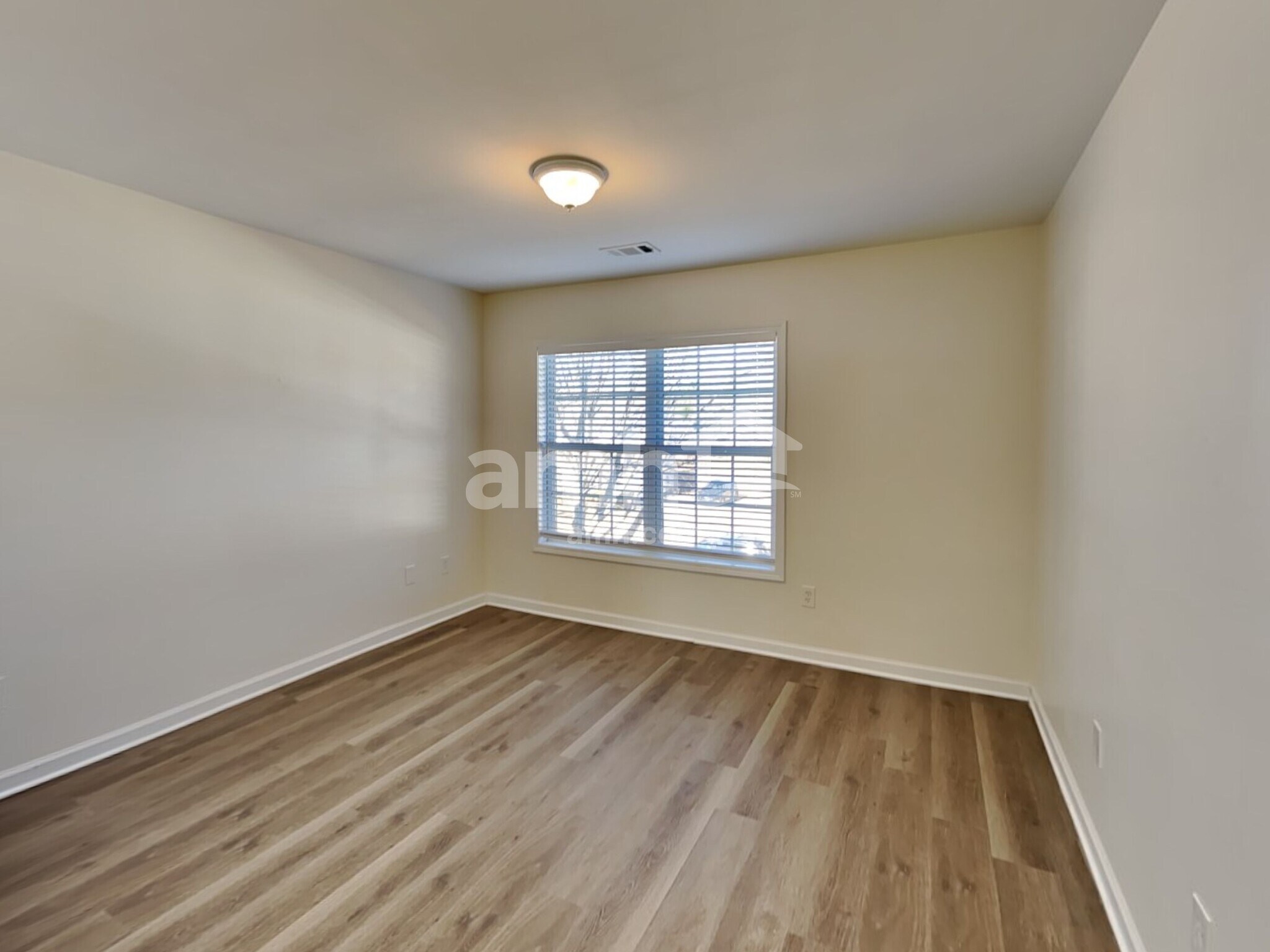 Building Photo - 811 Buffington Way