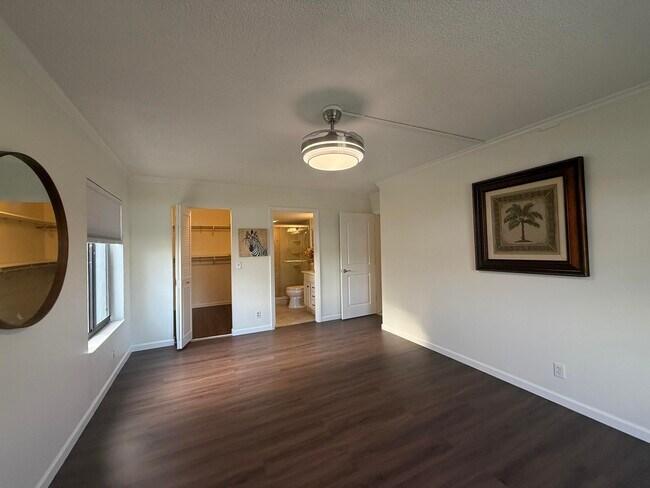 Building Photo - 1010 Green Pine Blvd