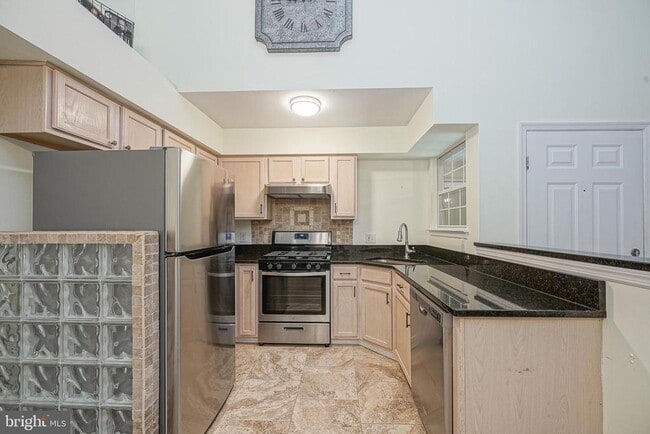 Building Photo - 1214 Tristram Cir