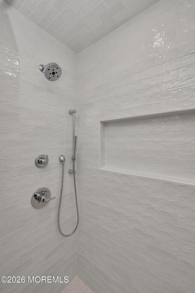 Building Photo - 29 4th Ave