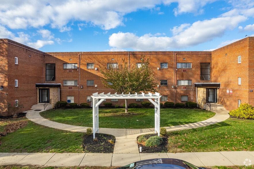 Primary Photo - Oak Woods Collingswood