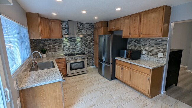 Building Photo - 3706 Thousand Oaks Dr