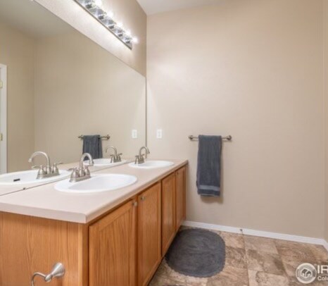 Building Photo - 3002 W Elizabeth St