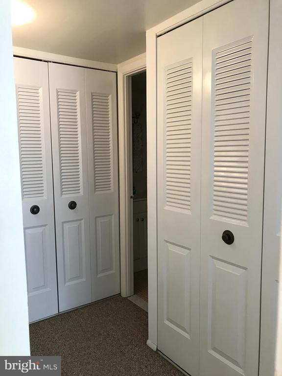 Building Photo - 6113 Hilltop Dr