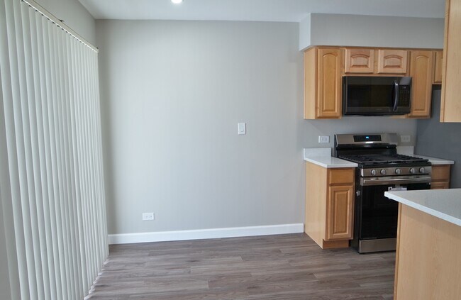 Building Photo - 411 Stevenson Pl