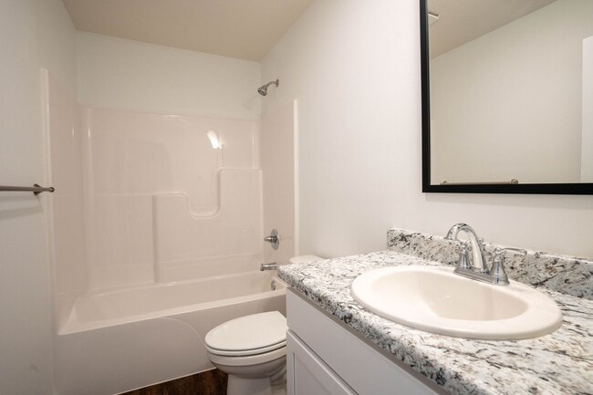 Building Photo - Brand new 3 bedroom home in Bolivar, MO