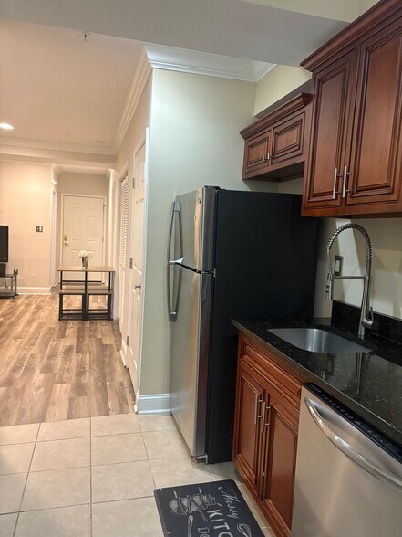 Building Photo - 5020 C St SE