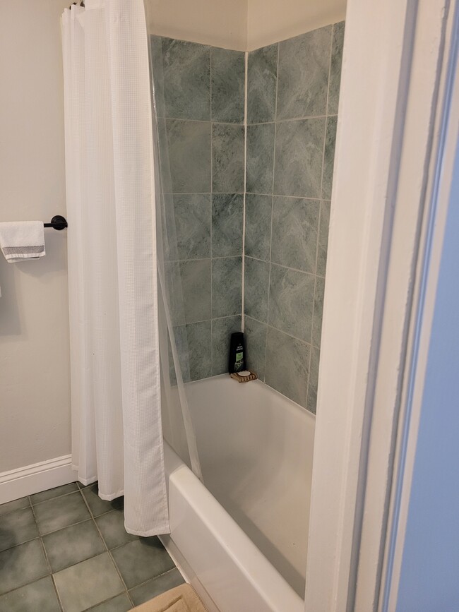 Building Photo - 400 SW 7th St