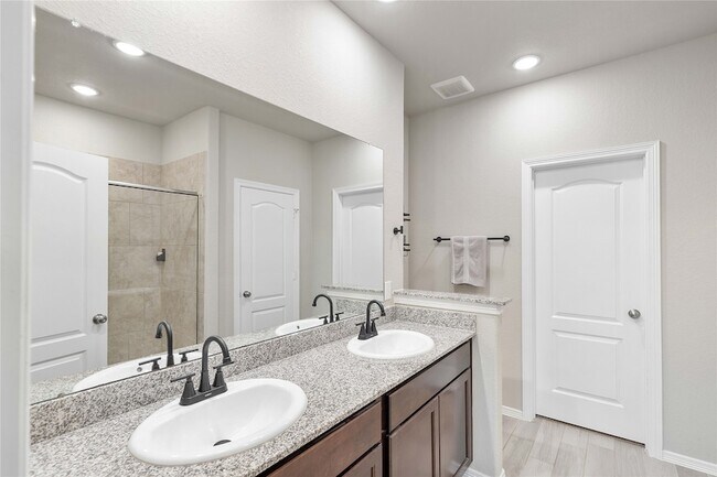 Building Photo - 24714 Crimson Pine Dr