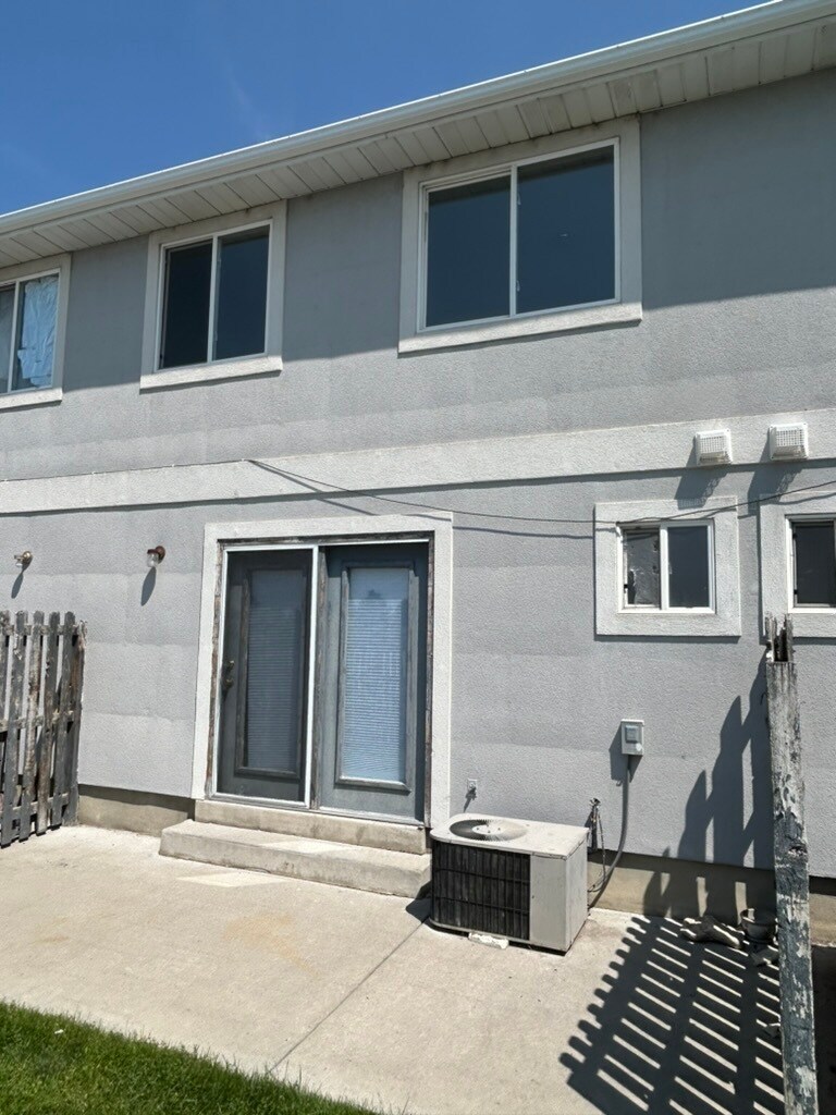 Building Photo - 166 E 1800 N