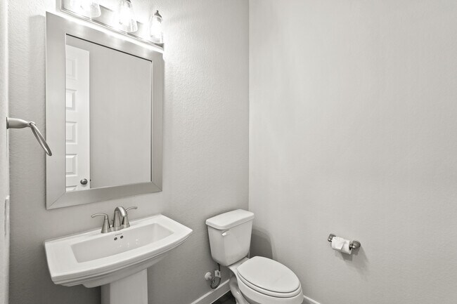 Building Photo - 2503 Heritage Park Dr